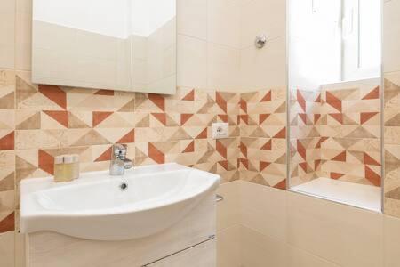 Iflat Lovely And Bright 2 Bed Flat Near Termini Рим Экстерьер фото
